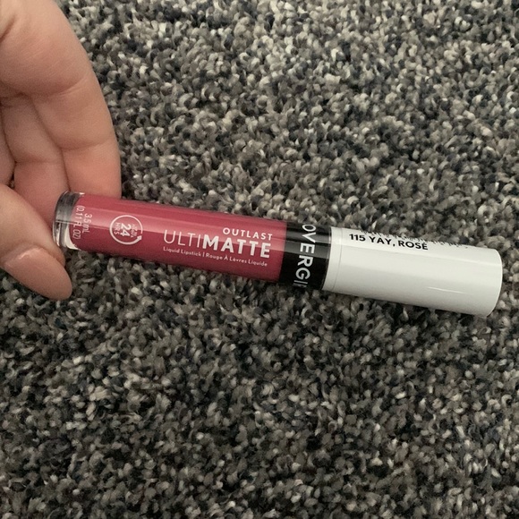 COVERGIRL Makeup Nwt Outlast Ultimatte Liquid Lipstick Poshmark
